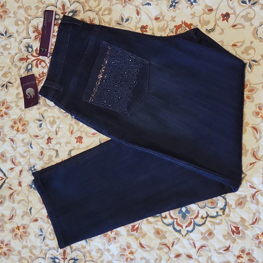 NWT Gloria Vanderbilt Amanda Embroidered Jeans Size 8 Short
